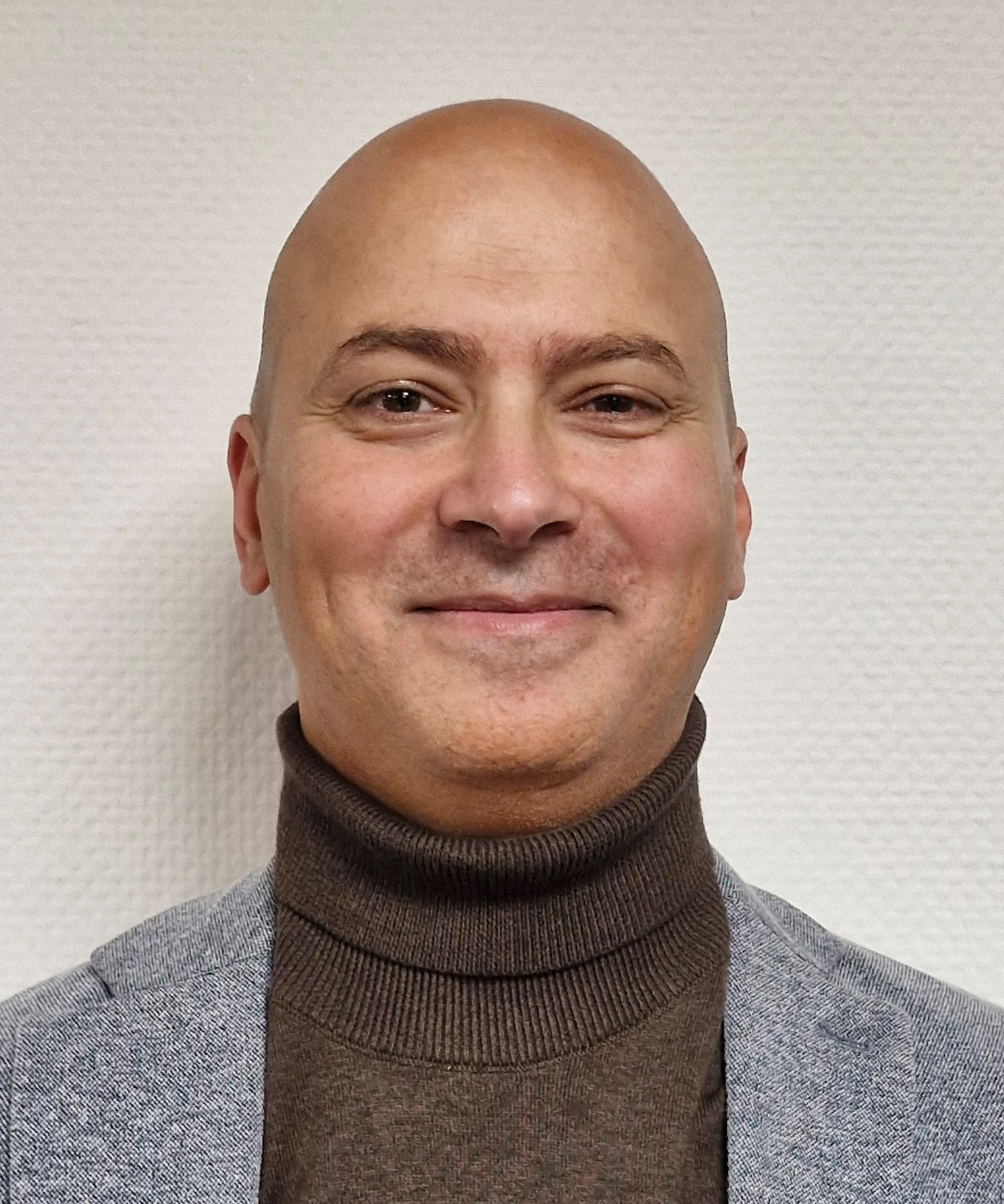 Dr. Amged Al-Behaissi, erster Vorsitzender Image